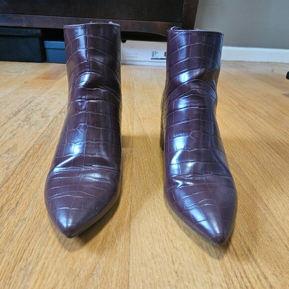 Ann Taylor Factory Burgundy Alligator Pattern Ankle Boots - Size 10 Women's - Picture 6 of 6